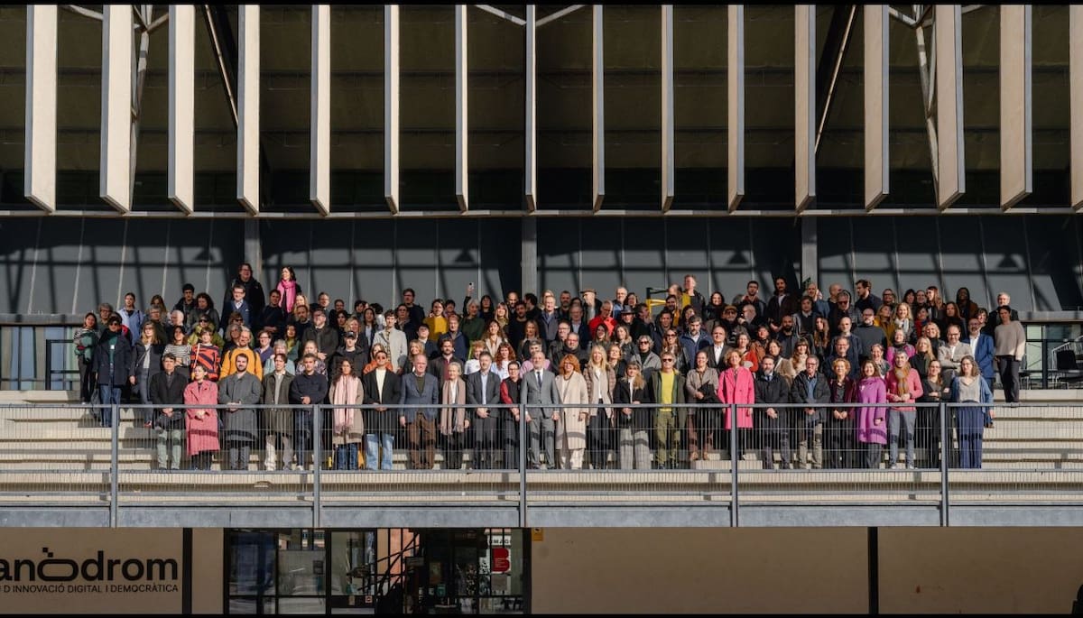 Profesionales y expertos que participaron en el lanzamiento de ‘Barcelona 2026, Capital Mundial de la Arquitectura’, realizado este martes 13 de enero en Barcelona, España. (Foto: suministrada / VANGUARDIA)