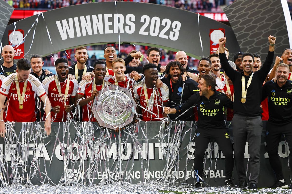 Fotografía de archivo del 6 de agosto de 2023, en la que puede verse al Arsenal campeón de la Supercopa de ese año, en la final disputada contra el Manchester City en Londres. EFE/TOLGA AKMEN