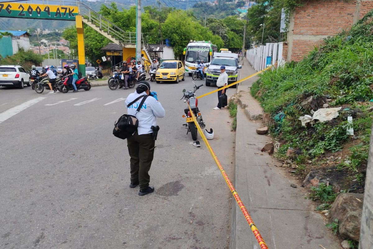 Las autoridades continúan con la investigación para esclarecer los móviles del crimen, que dejó una persona herida. Foto: Marco Valencia