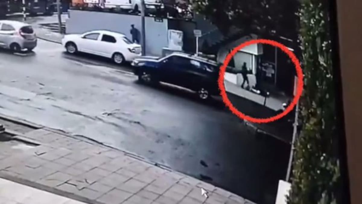 En video quedó el ataque sicarial en contra del empresario Gustavo Aponte en Bogotá.
