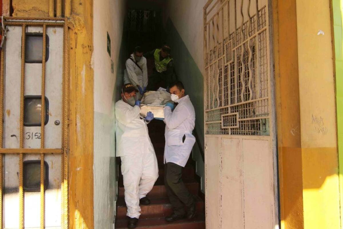 En el cuerpo de la joven de 22 años no se encontraron signos de golpes o heridas, por lo que se cree que murió asfixiada. Medicina Legal corrobora esta hipótesis. (Foto: Élver Rodríguez / VANGUARDIA LIBERAL)