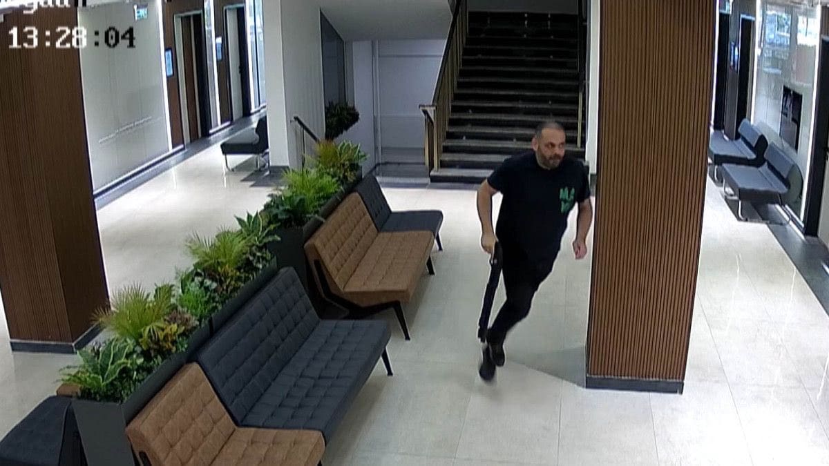 Atilla Ayıntaplı, quien asesinó a su exesposa, la secretaria médica Eser Karaca, en el hospital de Kahramanmaraş el mismo día en que obtuvo una orden de alejamiento.
