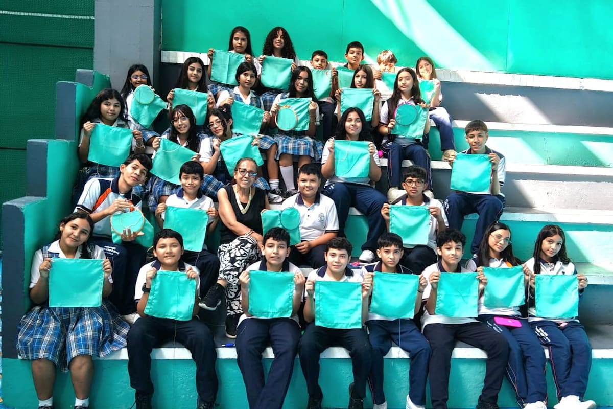 Así bordan memoria y paz cerca de 300 estudiantes de Floridablanca. Foto suministrada/VANGUARDIA