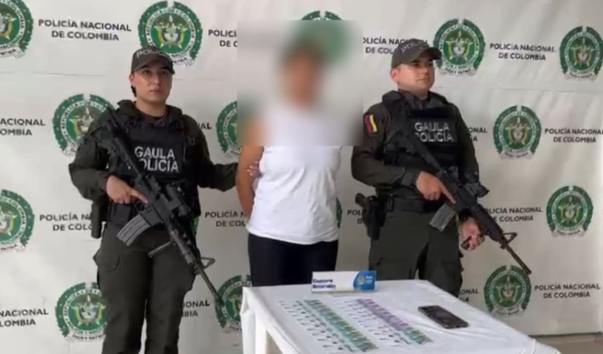 Así cayó mujer que intimidaba y cobraba extorsiones a comerciantes en Bucaramanga