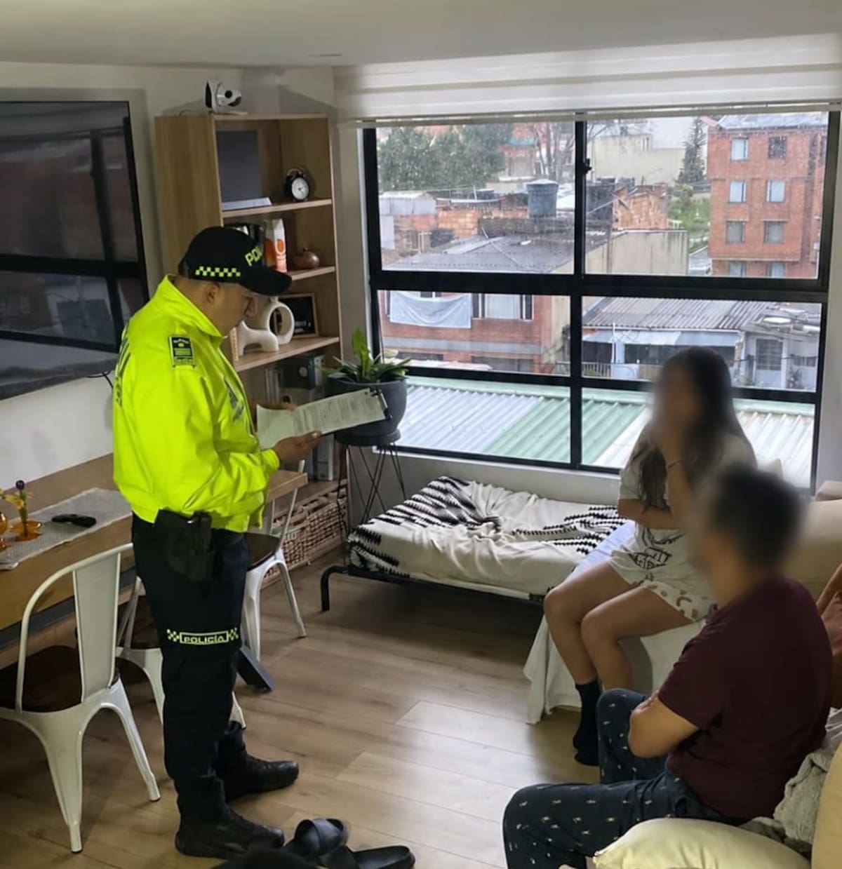 Las autoridades desarticularon una red señalada de engañar a colombianos con falsas becas y prácticas laborales en España. Foto suministrada.
