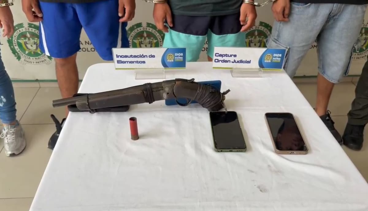 Así extorsionaban a comerciantes en Bucaramanga: tomaban fotos de los negocios y exigían millones por WhatsApp