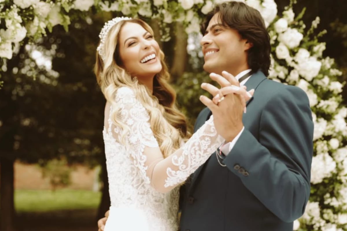 Laura Ojeda y Nicolás Petro oficializaron su matrimonio tras varios años de relación. La pareja tiene un hijo, Luka Samuel, quien también estuvo presente en la ceremonia.