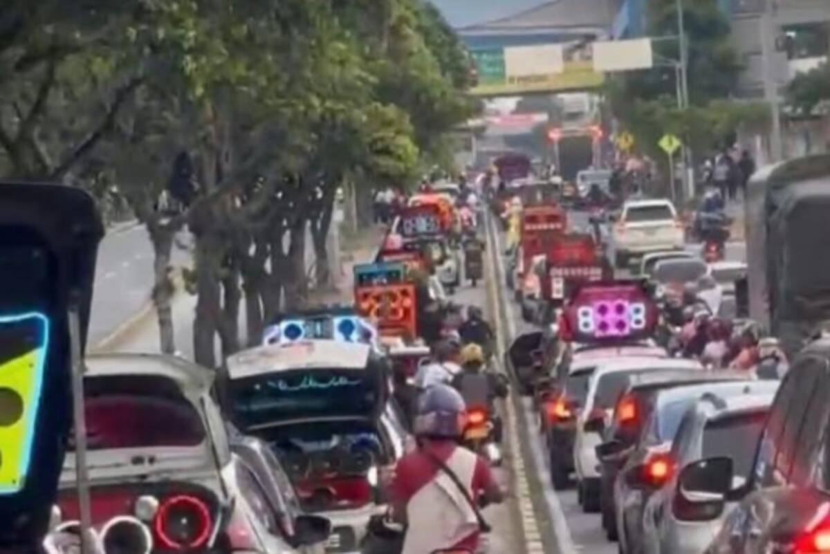 Así fue la multitudinaria caravana en su honor.
