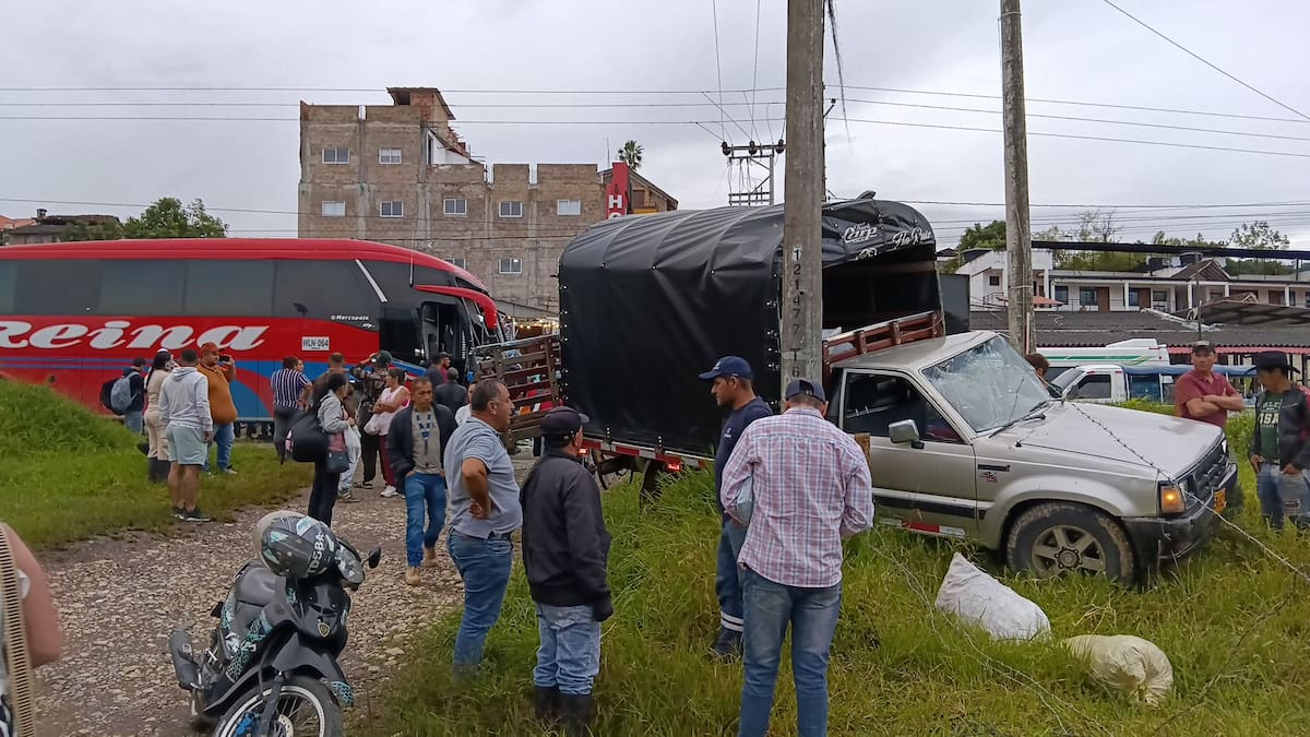 Así quedaron los vehículos involucrados en el grave accidente registrado en Santander.