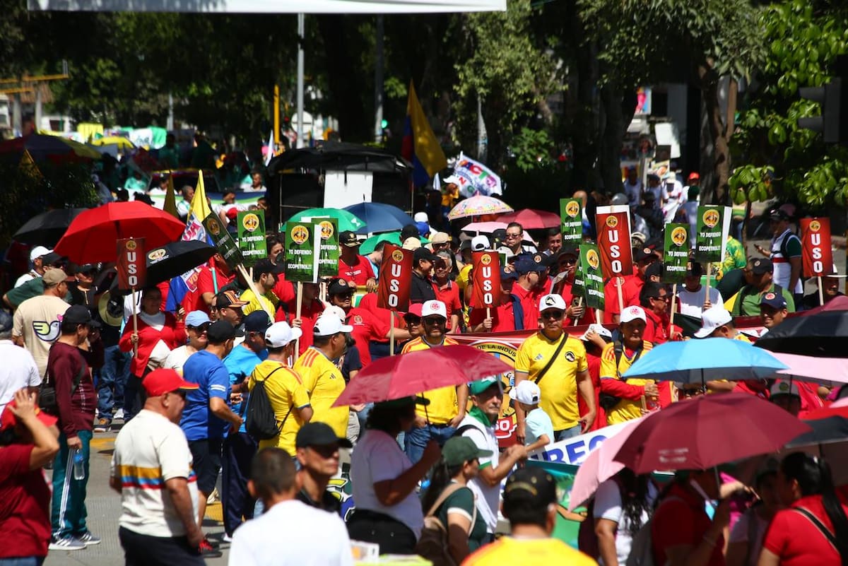Así transcurre la marcha en Bucaramanga durante este 1 de mayo | Foto Jaime Moreno / VANGUARDIA