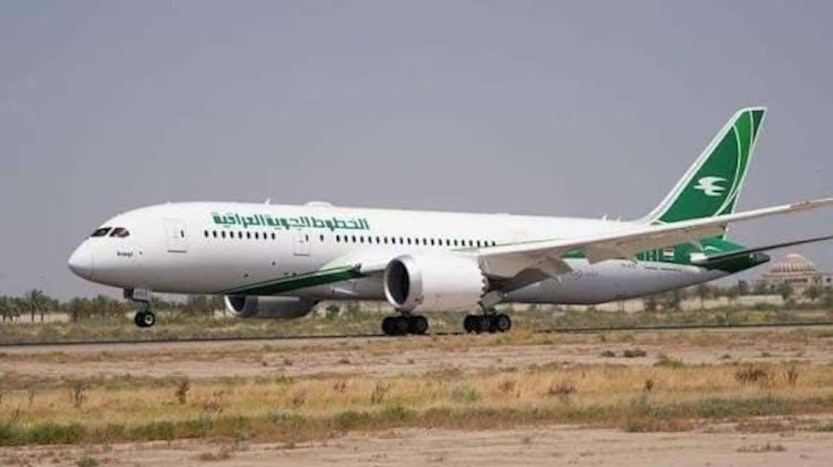 Un avión iraquí volvió a tocar pista en Teherán tras meses sin vuelos internacionales. Detrás del aterrizaje hay una excepción concedida por Washington que no significa el regreso de la normalidad aérea. Foto: EFE/Abedin Taherkenareh