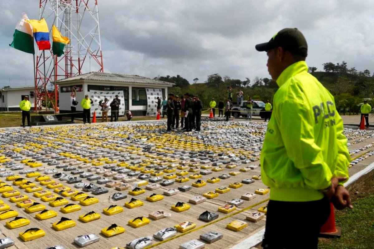 Las autoridades han confiscado a los grupos al margen de la ley 122 toneladas de marihuana, 439 kilos de heroína, y 21 toneladas de insumos sólidos. (Foto: Colprensa / VANGUARDIA LIBERAL)