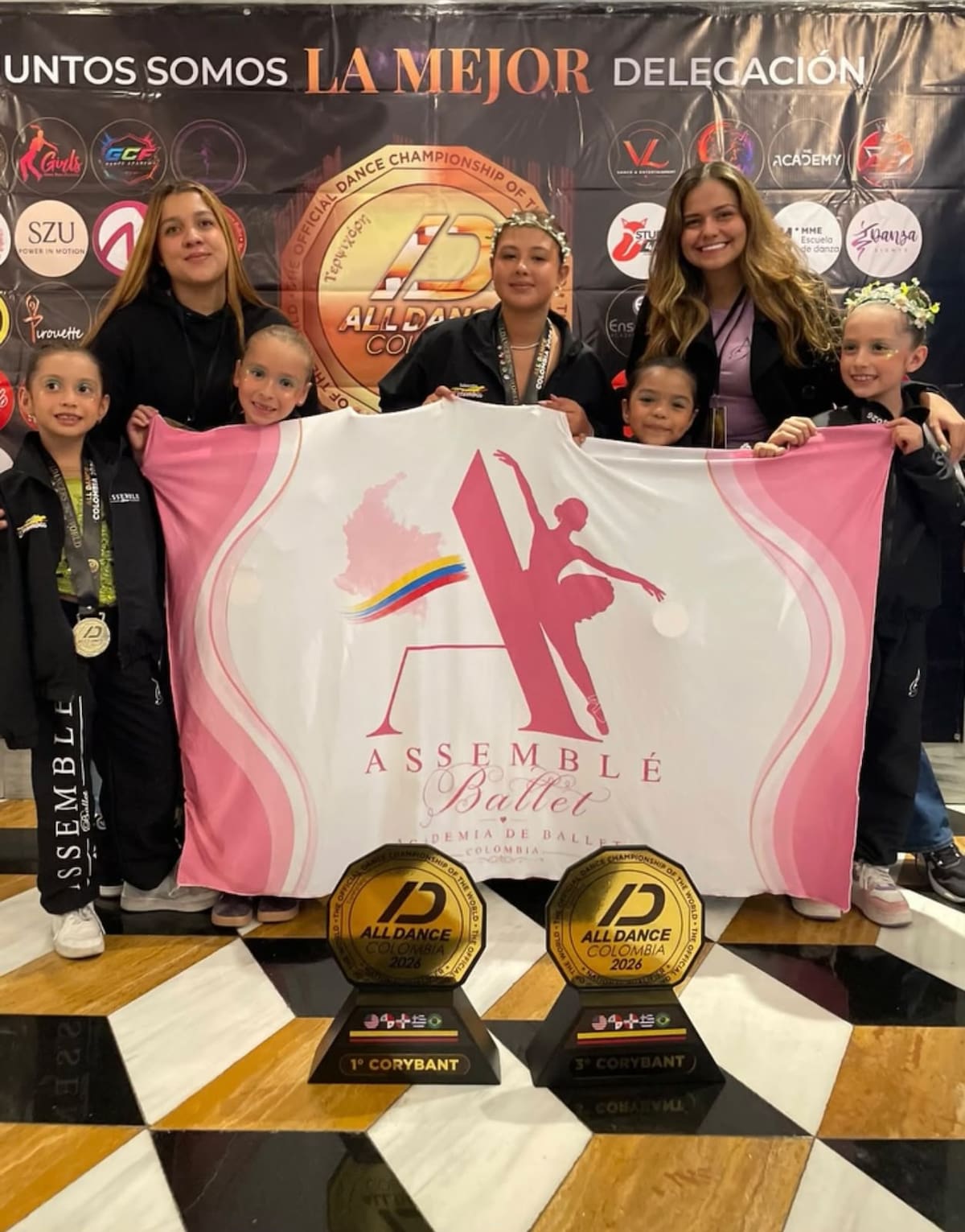 Assemble Ballet de Bucaramanga brilla en competencias de danza en Bogotá y Chile con múltiples medallas. Foto: Cortesía / Vanguardia