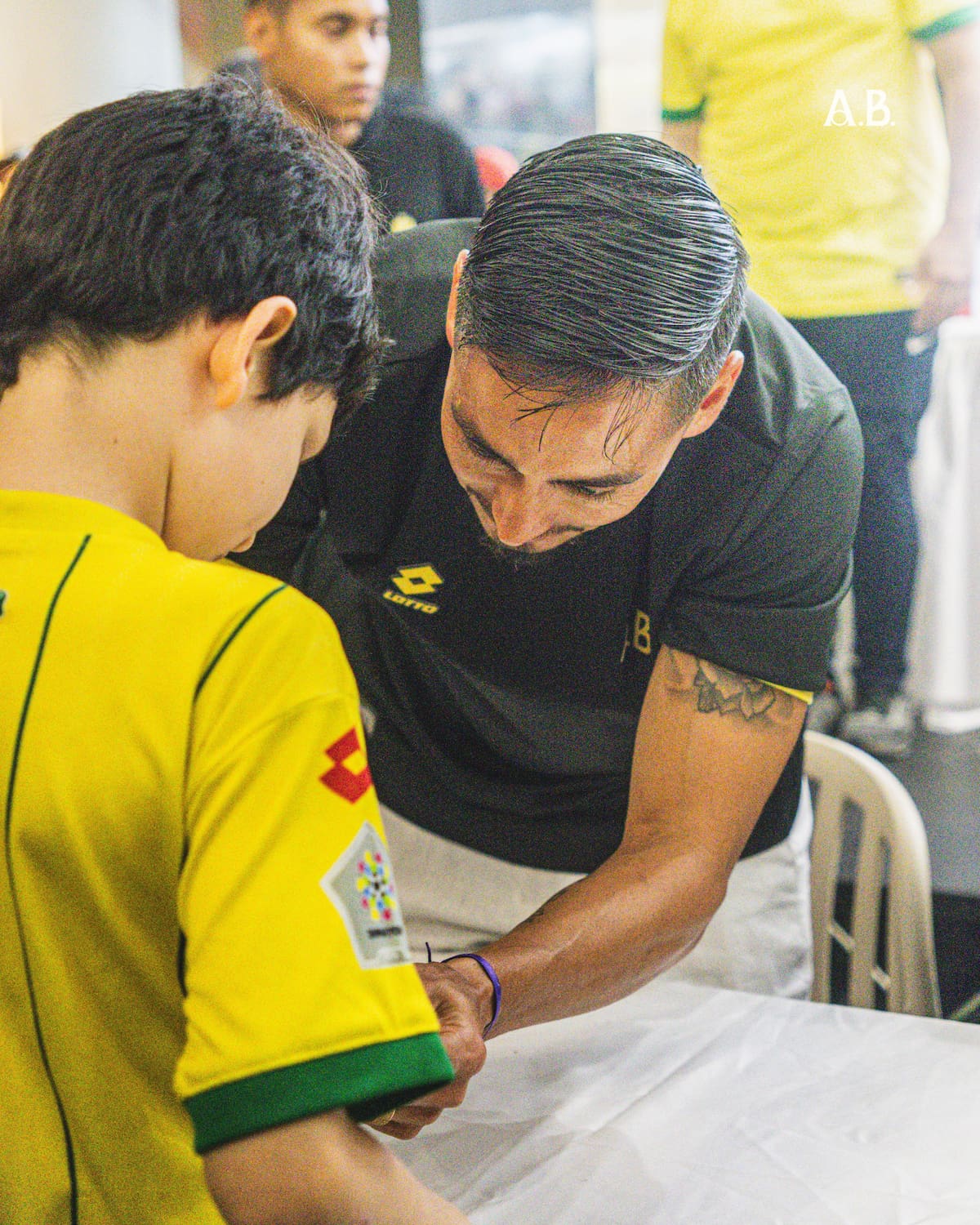Jugadores de Atlético Bucaramanga se solidarizaron con las víctimas del terremoto. Foto: Atlético Bucaramanga.