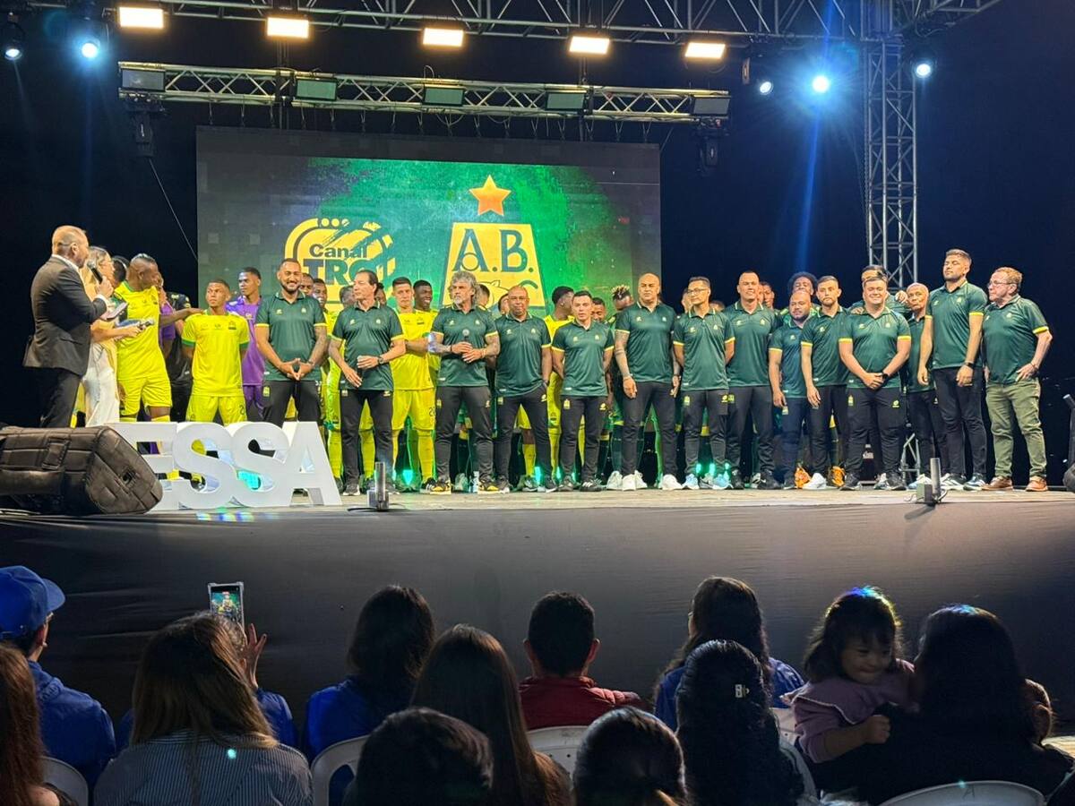 Leonel Álvarez está satisfecho con el equipo que conformó en el Atlético Bucaramanga. Foto: Juan Pablo Borrero.