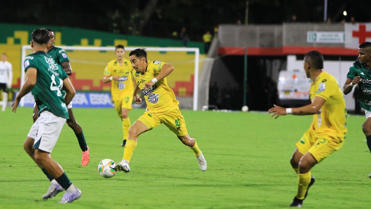 Atlético Bucaramanga perdió 2-3 en casa ante Deportivo Cali, en la cuarta fecha de la Liga BetPlay II de 2025. Foto: Jaime Moreno.