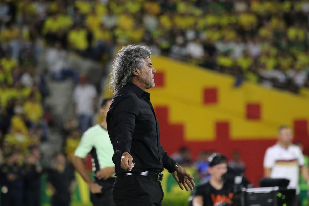 Leonel Álvarez ha solicitado jugadores, pero se han salido del presupuesto que maneja Atlético Bucaramanga. Foto: Jaime Moreno.
