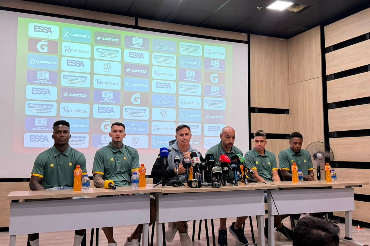 Peirano ya tiene sus refuerzos: Bucaramanga los presenta antes del inicio de la Liga. /FOTO: Luisa Garzón