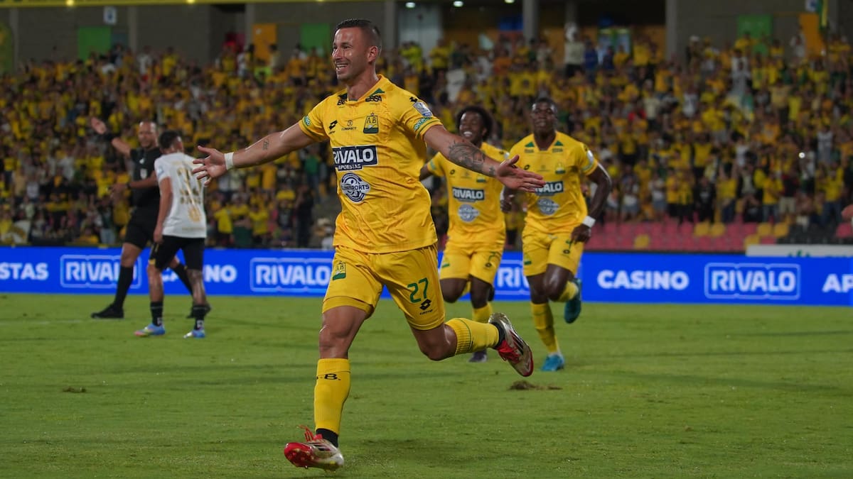 Atlético Bucaramanga goleó 4-0 a Águilas Doradas, en la octava fecha de la Liga BetPlay II de 2025.