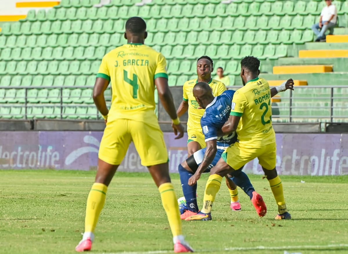 Bucaramanga pega primero: gol de Félix Charrupí apenas comenzó el partido. /FOTO: Colprensa - Richard Dangond