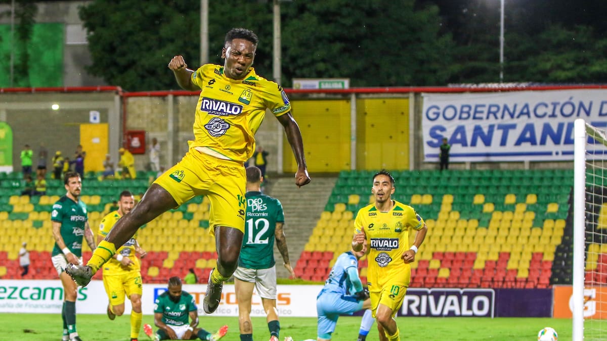 Atlético Bucaramanga y Deportes Quindío protagonizan vibrante empate en la Copa BetPlay. Foto: Jaime Moreno/Vanguardia.