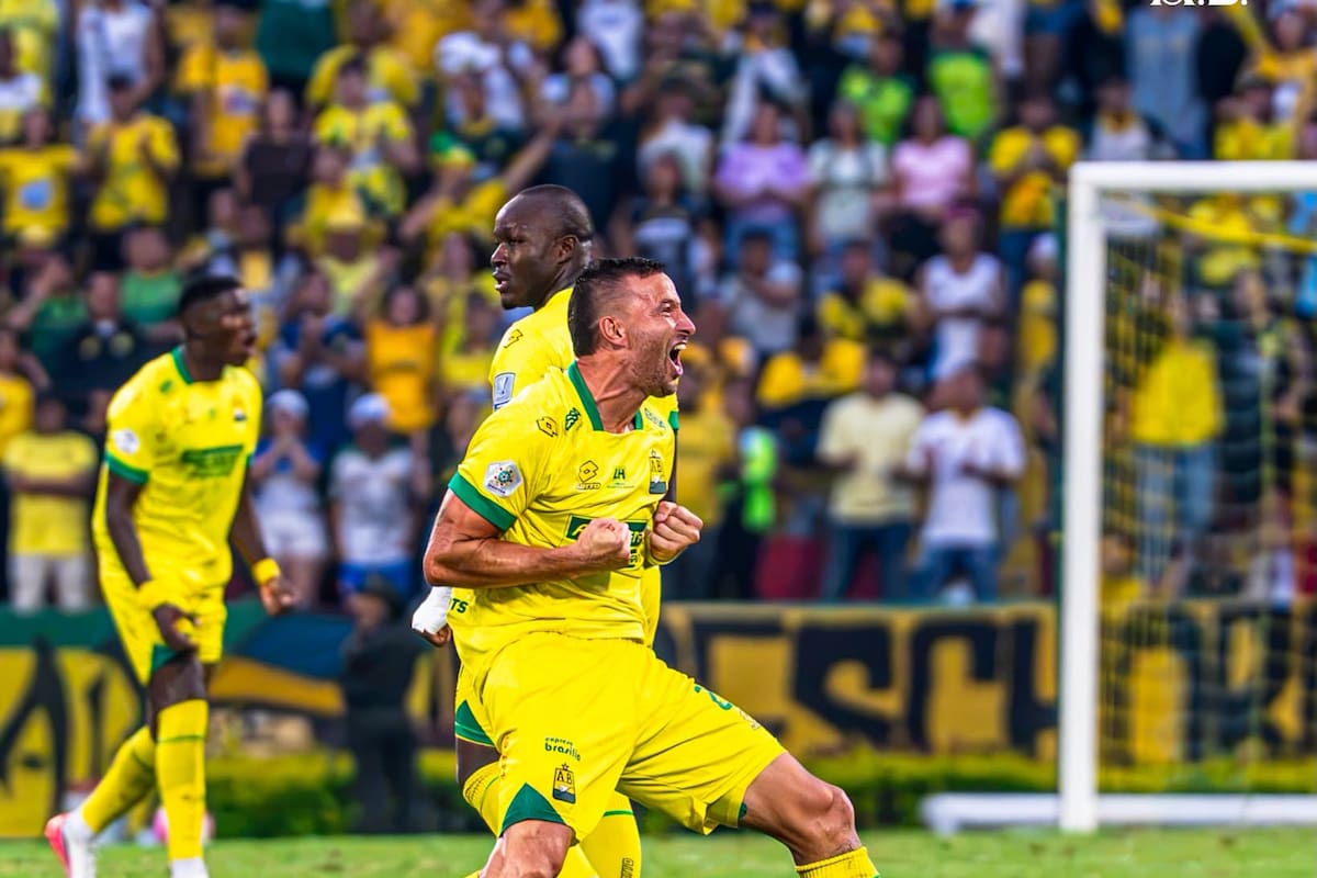-Luciano Pons adelantó al conjunto santandereano al minuto 48, pero Yani Quintero marcó el empate para América a los 71’. /FOTO: Atlético Bucaramanga