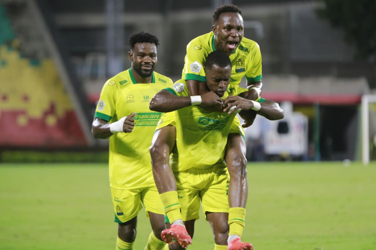 Atlético Bucaramanga registra 12 partidos sin perder y está a dos de igualar la mejor racha sin derrotas de su historia. Foto: Jaime Moreno.