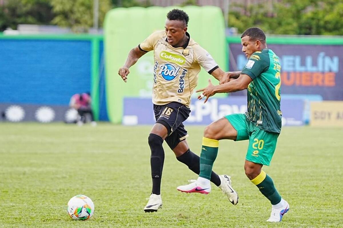 Atlético Bucaramanga perdió 2-1 en calidad de visitante ante Águilas, en partido que estaba pendiente de la fecha 7 de la Liga BetPlay I de 2026. Foto: David Jaramillo.