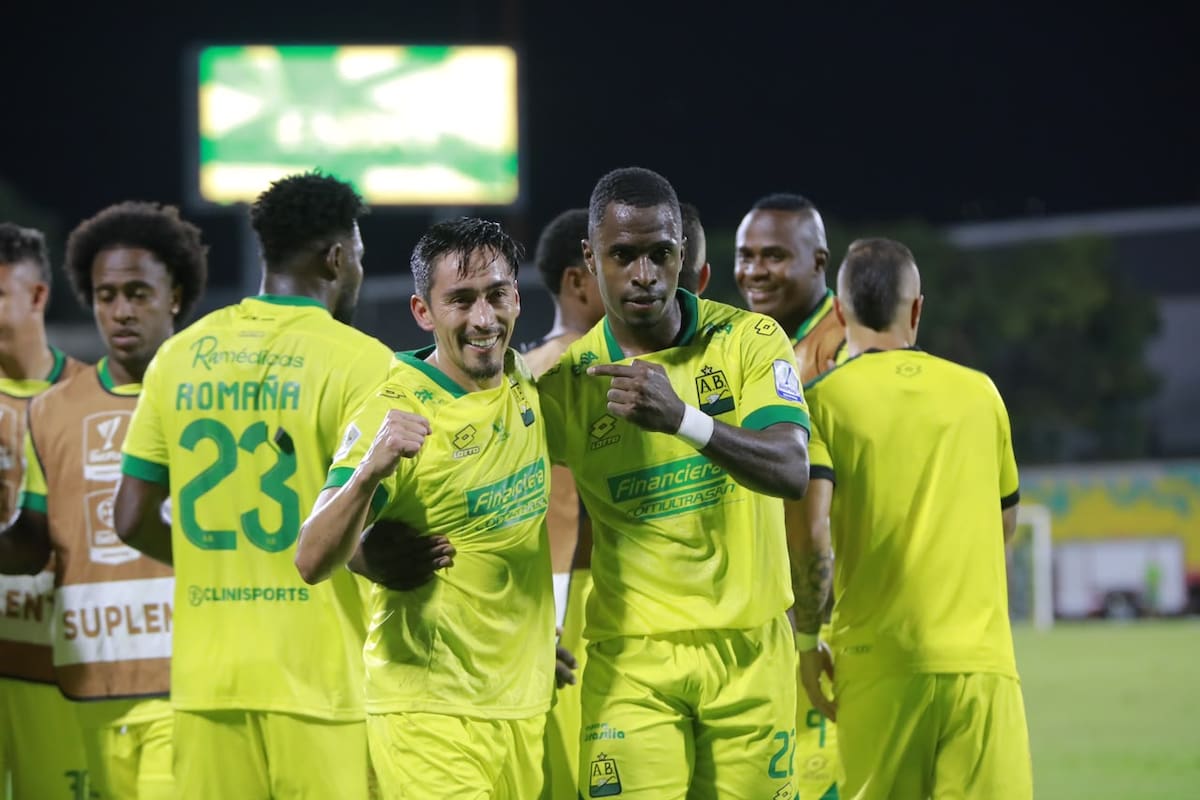Atlético Bucaramanga y Águilas Doradas igualaron 1-1 en un partido marcado por la polémica, en el penalti que terminó con gol de Águilas. Foto: Jaime Moreno.