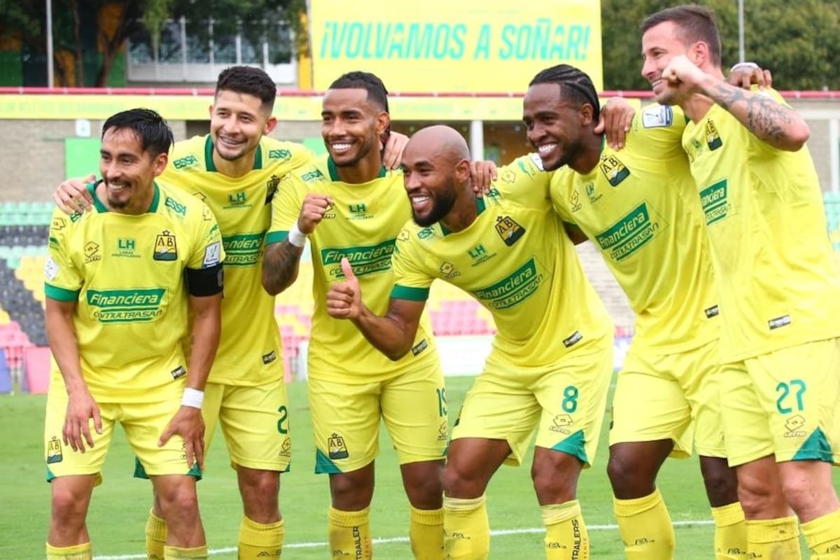 Atlético Bucaramanga doglegó 5-0 a Alianza en el marco de la fecha 4 de la Liga BetPlay I de 2026, que sirvió para rendirle un homenaje a Camilo Rojas, hincha búcaro asesinado en Cúcuta. Foto: Jaime Moreno.