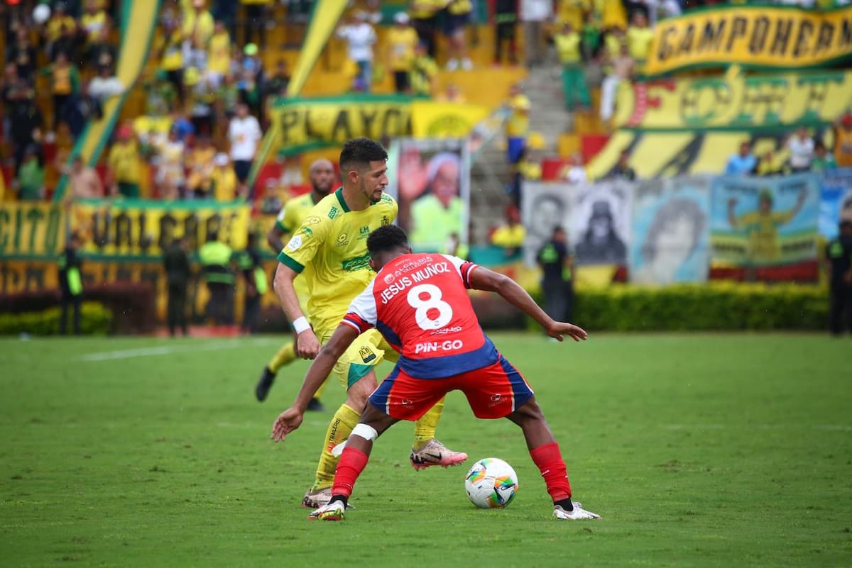 Atlético Bucaramanga doglegó 5-0 a Alianza en el marco de la fecha 4 de la Liga BetPlay I de 2026, que sirvió para rendirle un homenaje a Camilo Rojas, hincha búcaro asesinado en Cúcuta. Foto: Jaime Moreno.