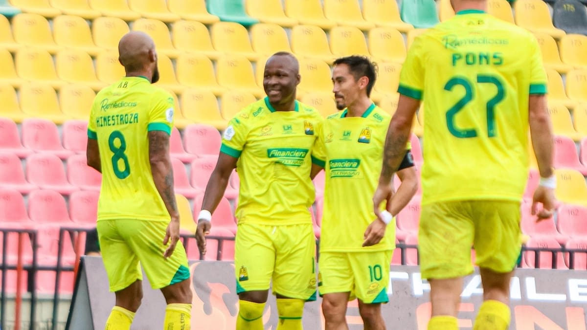 Atlético Bucaramanga aplasta a Alianza FC bajo la lluvia y honra la memoria de Camilo Rojas. Foto: Atlético Bucaramanga.