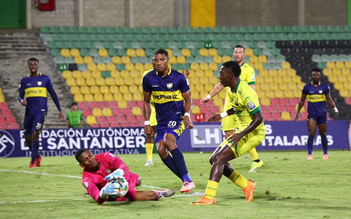 Atlético Bucaramanga quedó eliminado en la Copa BetPlay, luego de caer ante Boca Juniors de Cali. Foto: Jaime Moreno