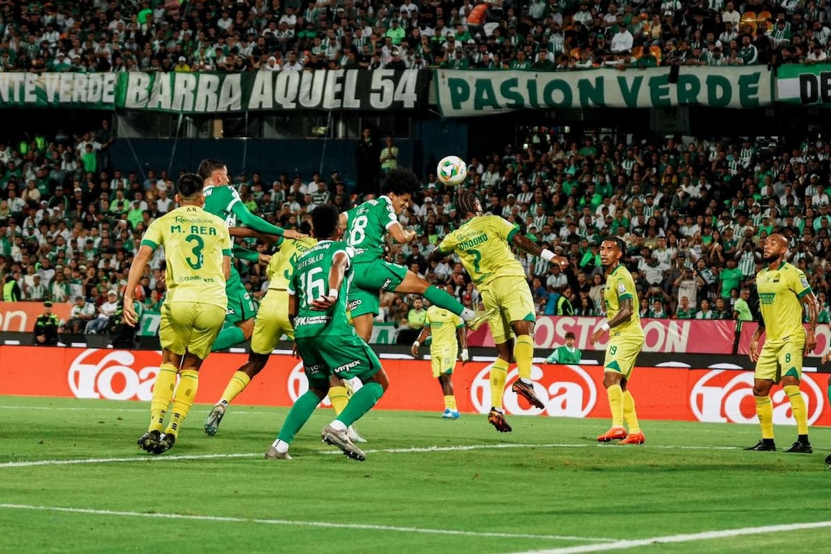 Atlético Bucaramanga cayó ante Nacional y complicó su clasificación en la Liga BetPlay I 2026. Foto: David Jaramillo/Colprensa