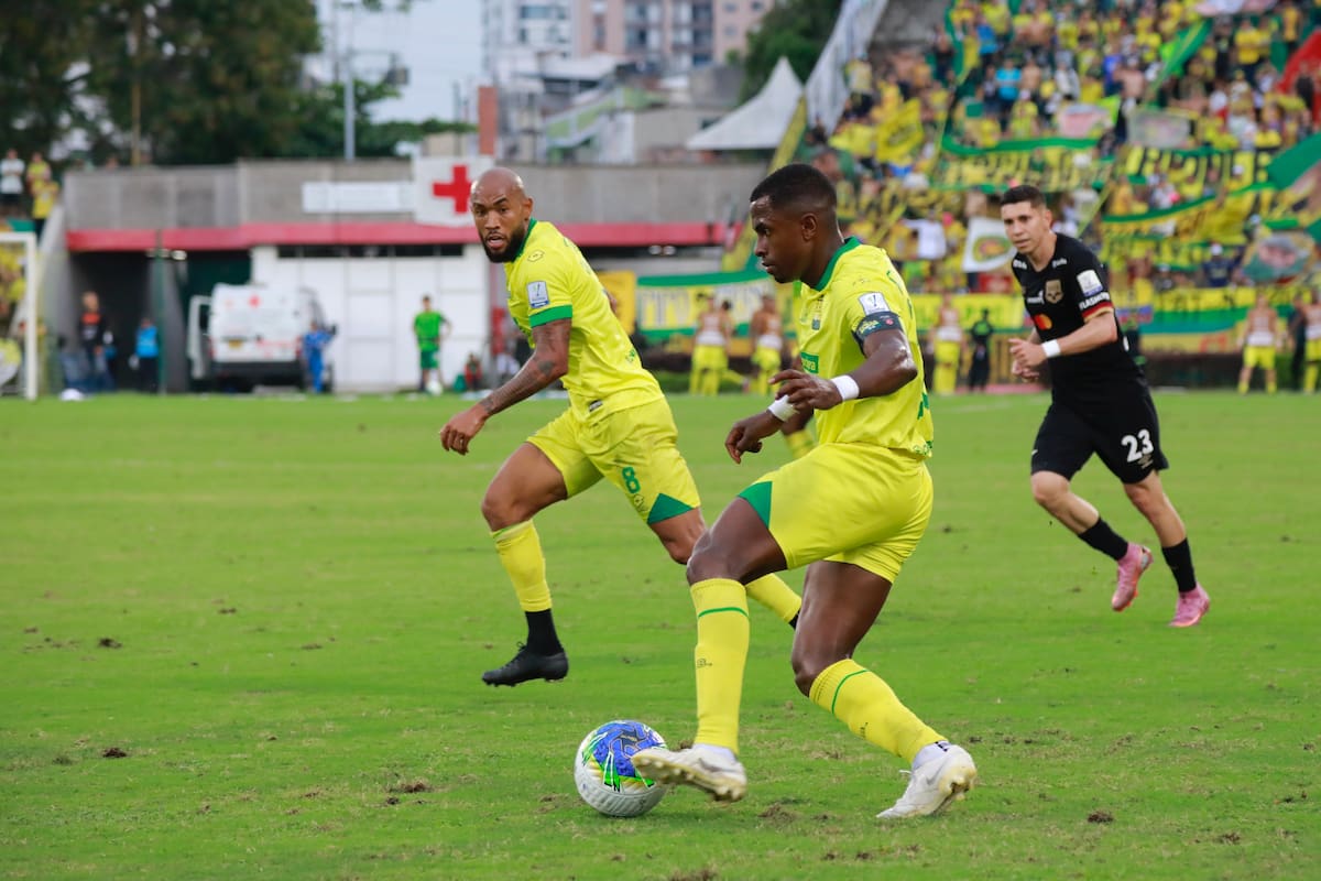 Atlético Bucaramanga derrotó 2-0 a Internacional de Bogotá por la fecha 11 de la Liga BetPlay II 2026, en el estadio Américo Montanini. Foto: Jaime Moreno / Vanguardia