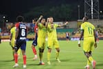 Entre expulsión, goles y VAR: Atlético Bucaramanga vivió una noche de resistencia ante Medellín