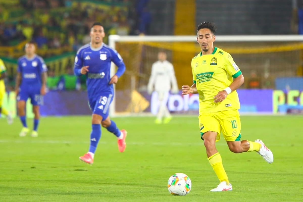 Fabián Sambueza fue uno de los jugadores destacados de Atlético Bucaramanga en el triunfo contra Millonarios. Foto: Colprensa.