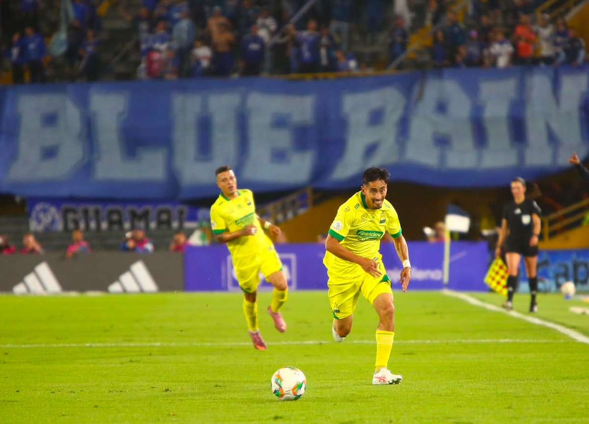 Fabián Sambueza fue uno de los jugadores destacados de Atlético Bucaramanga en el triunfo contra Millonarios. Foto: Colprensa.