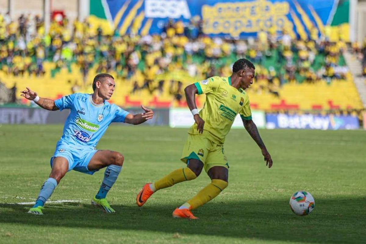 Atlético Bucaramanga quedó eliminado tras un gol en el último minuto que silenció el estadio Américo Montanini. Foto: Colprensa/Vanguardia