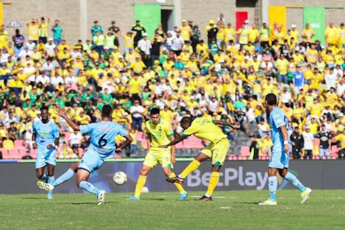 Atlético Bucaramanga quedó eliminado tras un gol en el último minuto que silenció el estadio Américo Montanini. Foto: Colprensa/Vanguardia