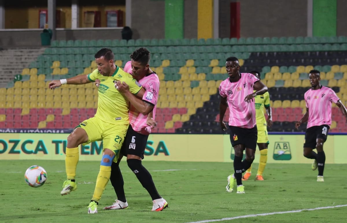 Atlético Bucaramanga venció 3-0 a Pereira: Luciano Pons rompió su sequía y el leopardo sigue invicto. Foto: Franz Rey/Vanguardia.