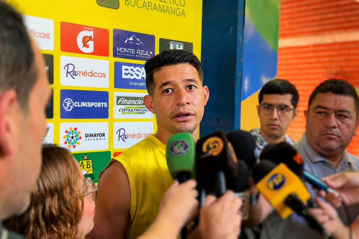 Atlético Bucaramanga ya estudió a Llaneros: Leonardo Flores reveló cómo prepara Pablo Peirano el partido. Foto: Juan Pablo Borrero/Vanguardia.