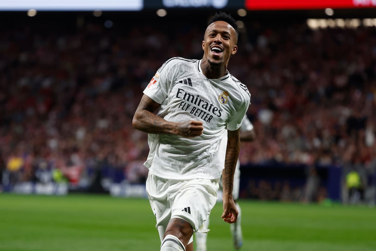 MADRID, 29/09/2024.- El defensa del Real Madrid Éder Militao celebra tras marcar ante el Atlético, durante el partido de la LaLiga EA Sports que Atlético de Madrid y Real Madrid disputan este domingo en el estadio Civitas Metropolitano. EFE/JJ Guillén