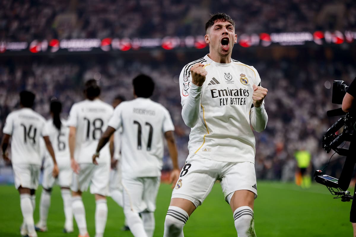 Federico Valverde y Aurélien Tchouaméni protagonizaron un fuerte cruce durante el entrenamiento del Real Madrid.EFE/Kai Forsterling