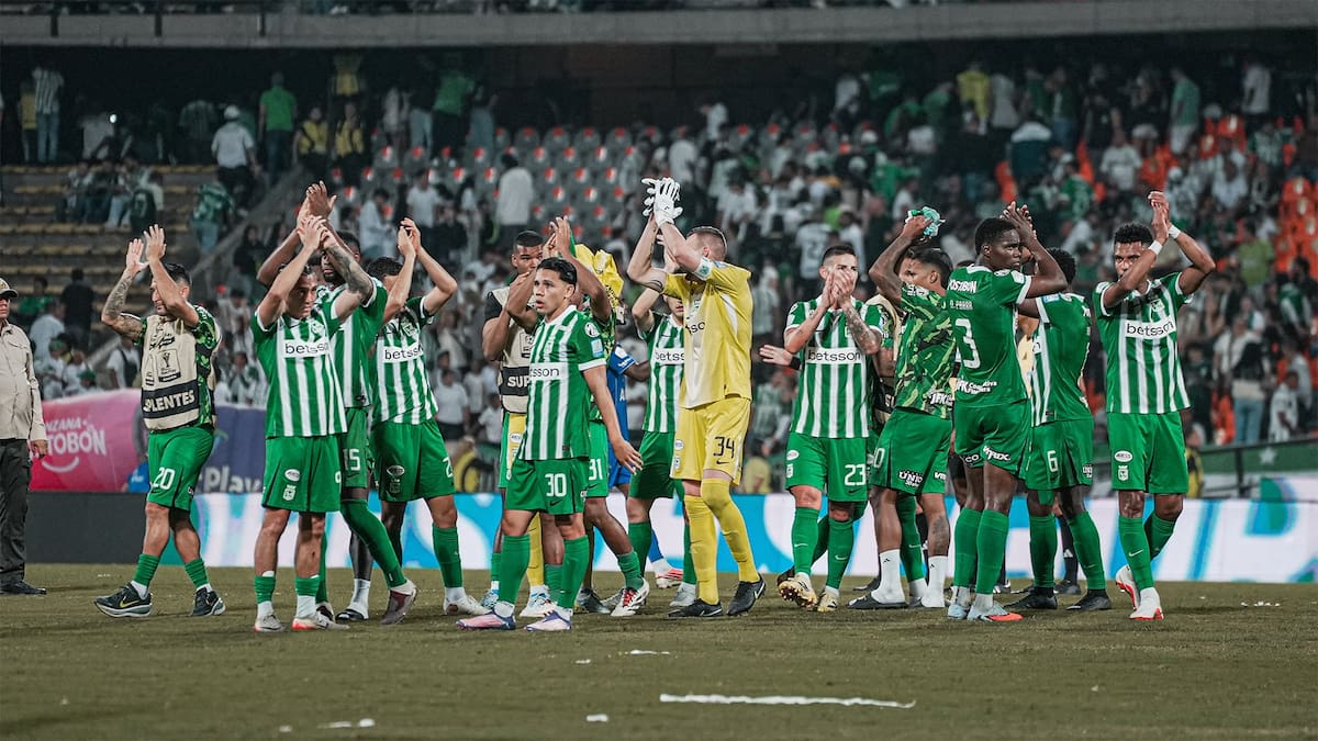 Ante 44.000 personas, James Rodríguez jugó sus primeros minutos en casa, con su gente alentándolo desde el primer momento. /FOTO: Atlético Nacional