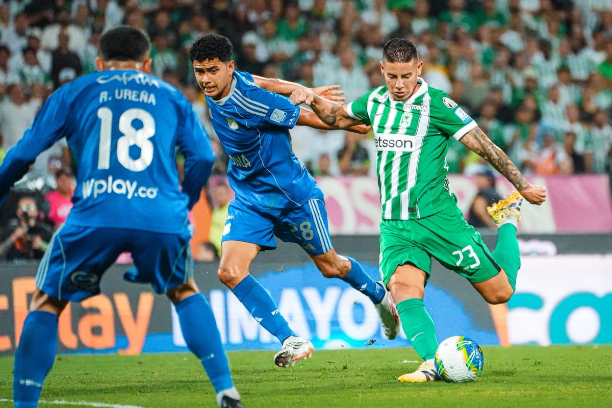 Ante 44.000 personas, James Rodríguez jugó sus primeros minutos en casa, con su gente alentándolo desde el primer momento. /FOTO: Atlético Nacional