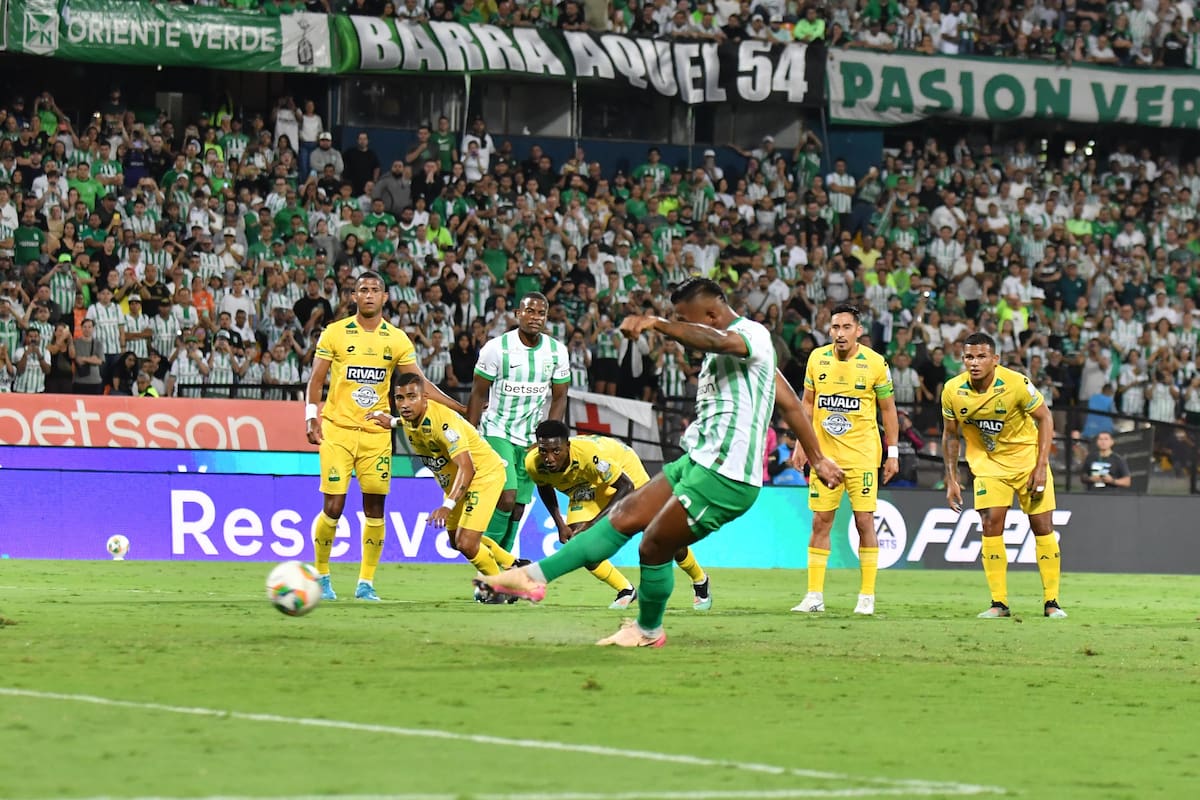 Atlético Nacional vs Bucaramanga por la fecha 11 de la Liga Betplay 2025-II (David Jaramillo - Colprensa).