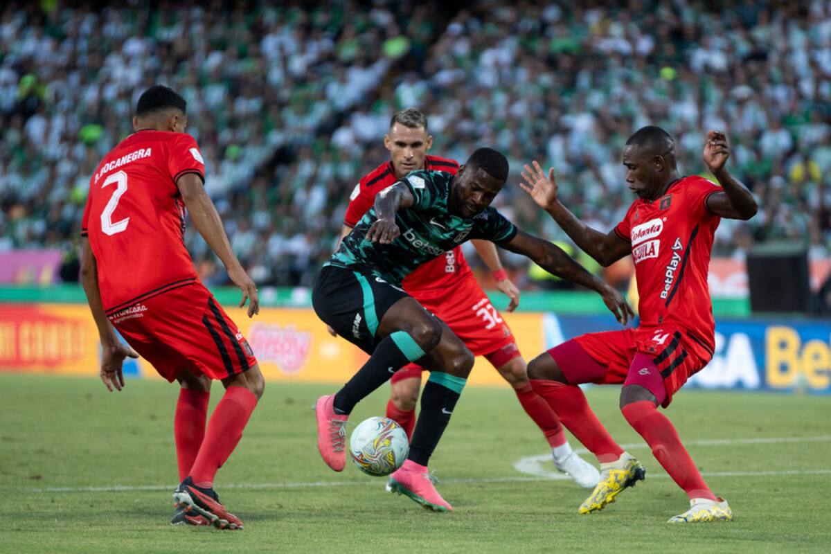 Atlético Nacional y América de Cali protagonizan el clásico del fútbol colombiano, en la final de la Copa BetPlay. Foto: Colprensa.