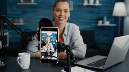 Estudio revela qué tendencia política consume más noticias de influencers y creadores en Colombia