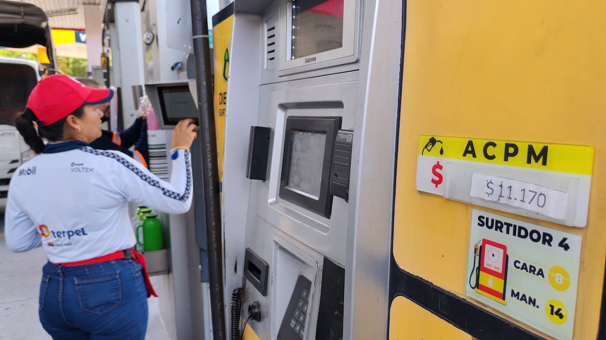 Aumenta consumo de combustibles sin resolver hueco del diésel en el Fepc | Foto Marco Valencia / VANGUARDIA